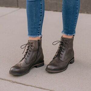 Gidigio leather ankle boots 39.5 / 8.5